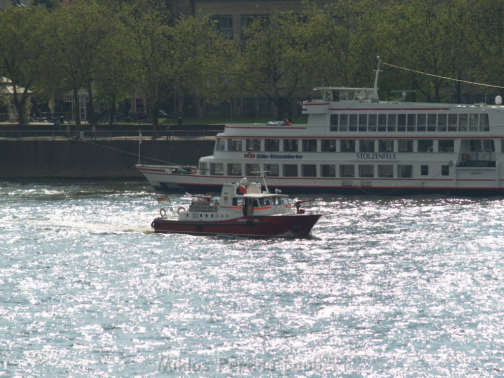 Uebungsfahrt Loeschboot und Ursula P35.JPG